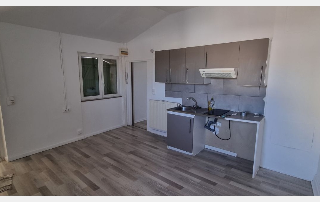 CONSEIL IMMOBILIER FLEURANCE : Apartment | FLEURANCE (32500) | 26 m2 | 350 € 