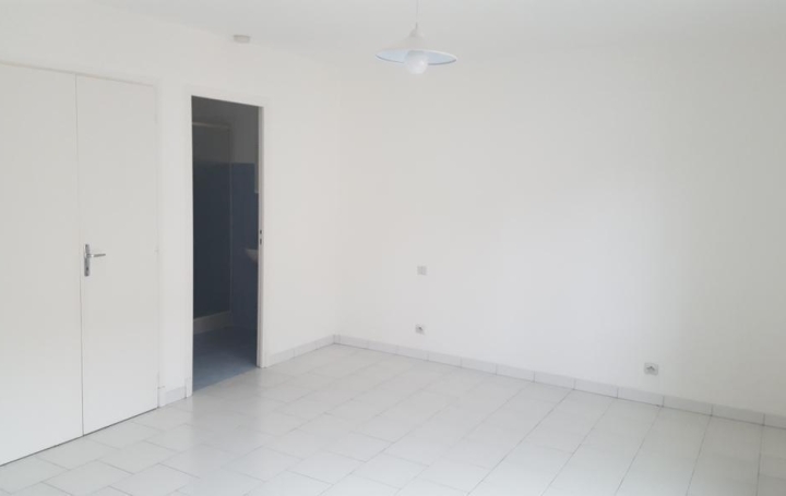 Studio FLEURANCE 30 m2 300 € Studio FLEURANCE 30 m2 300 €