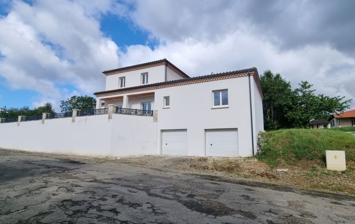 Villa SOLOMIAC 160 m2 232 500 € Villa SOLOMIAC 160 m2 232 500 €